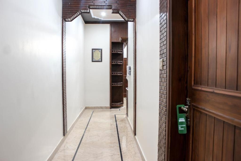 Luxury Living Rooms Near Agha Khan, Millennium, Nueplex 카라치 외부 사진