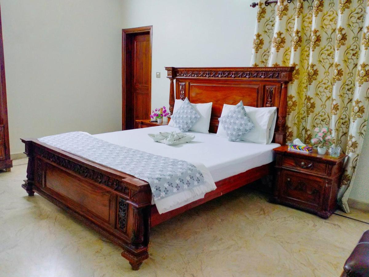 Luxury Living Rooms Near Agha Khan, Millennium, Nueplex 카라치 외부 사진