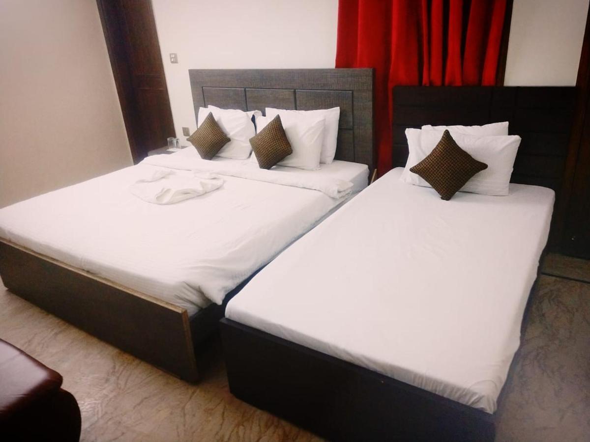 Luxury Living Rooms Near Agha Khan, Millennium, Nueplex 카라치 외부 사진