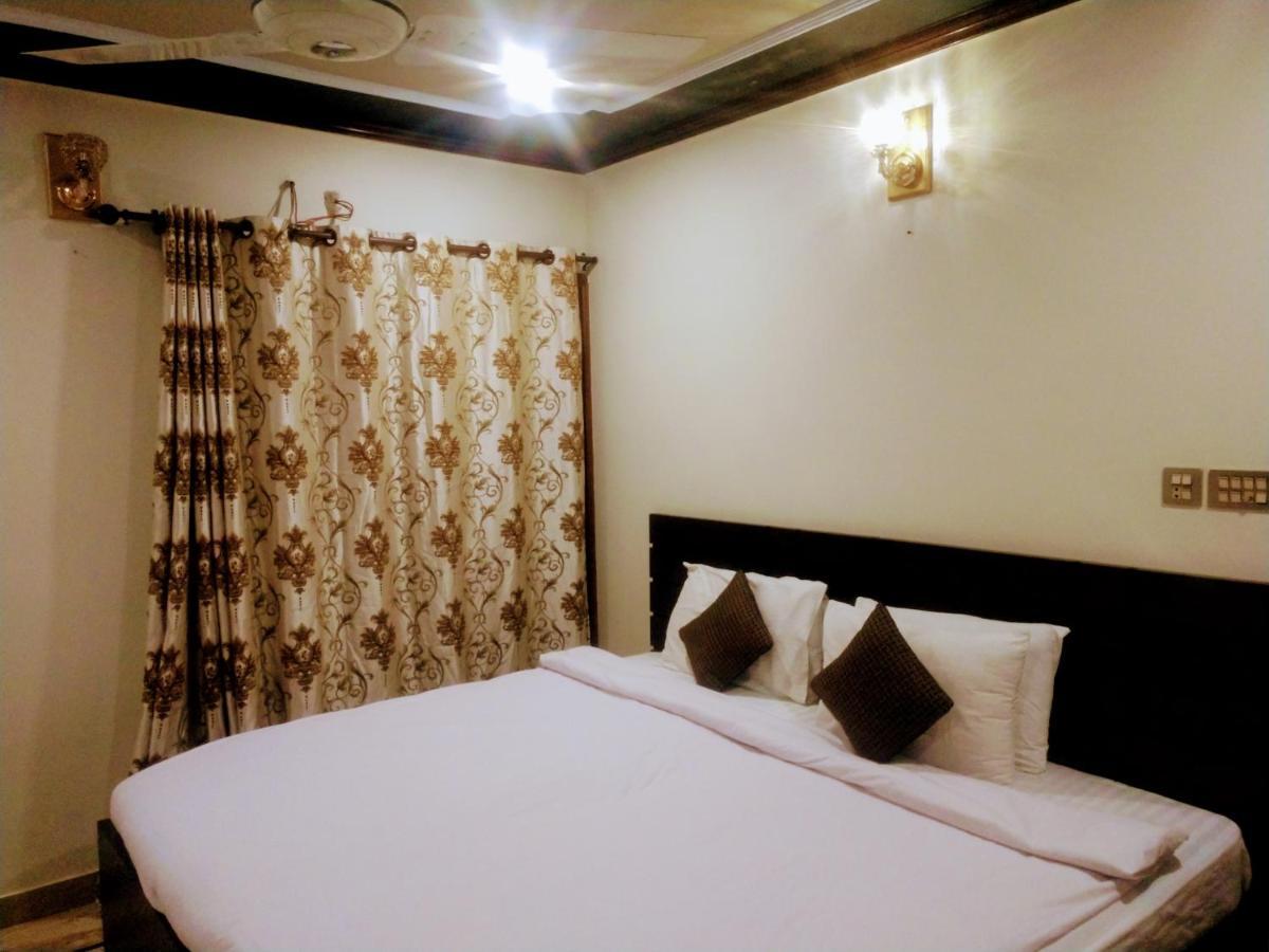 Luxury Living Rooms Near Agha Khan, Millennium, Nueplex 카라치 외부 사진