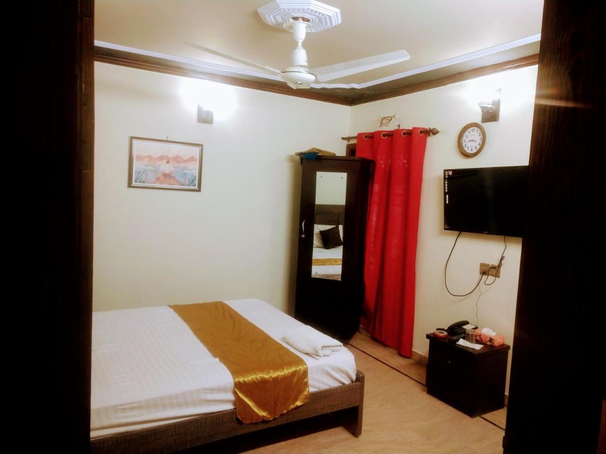 Luxury Living Rooms Near Agha Khan, Millennium, Nueplex 카라치 외부 사진