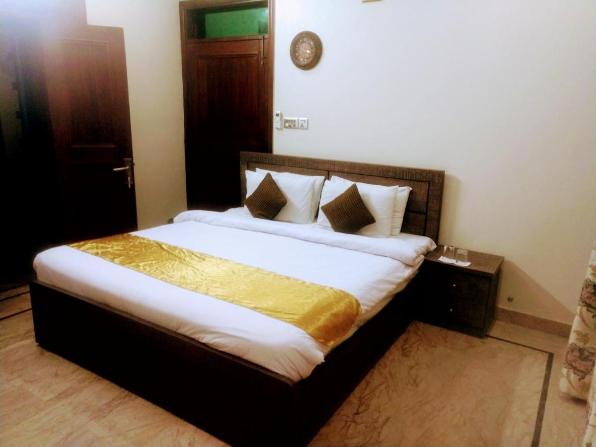 Luxury Living Rooms Near Agha Khan, Millennium, Nueplex 카라치 외부 사진