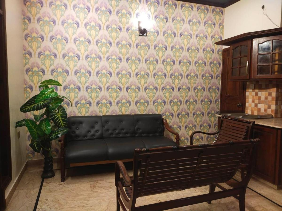 Luxury Living Rooms Near Agha Khan, Millennium, Nueplex 카라치 외부 사진