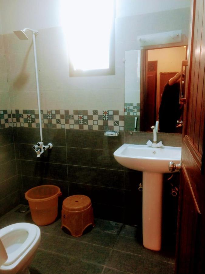 Luxury Living Rooms Near Agha Khan, Millennium, Nueplex 카라치 객실 사진