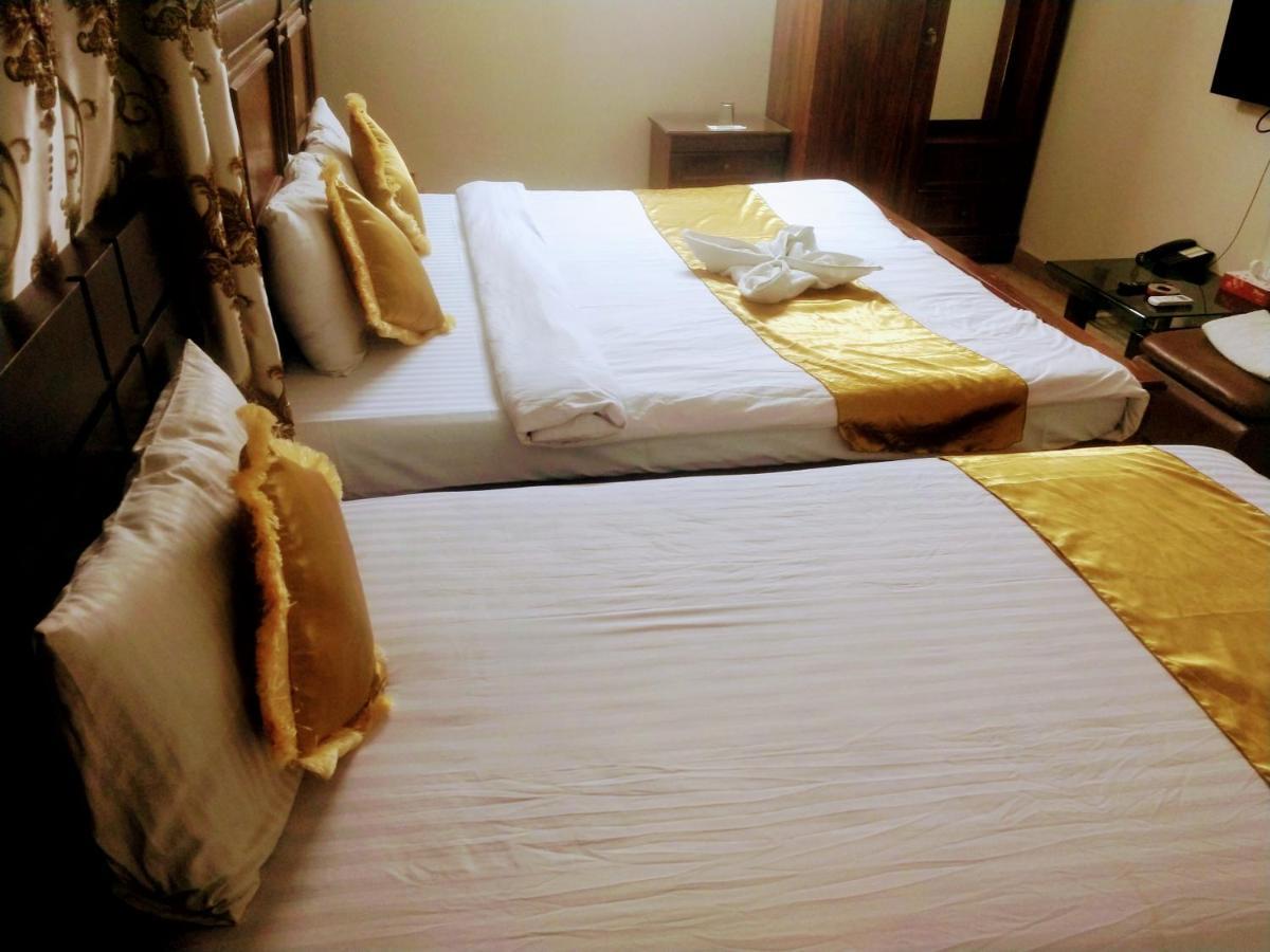 Luxury Living Rooms Near Agha Khan, Millennium, Nueplex 카라치 객실 사진